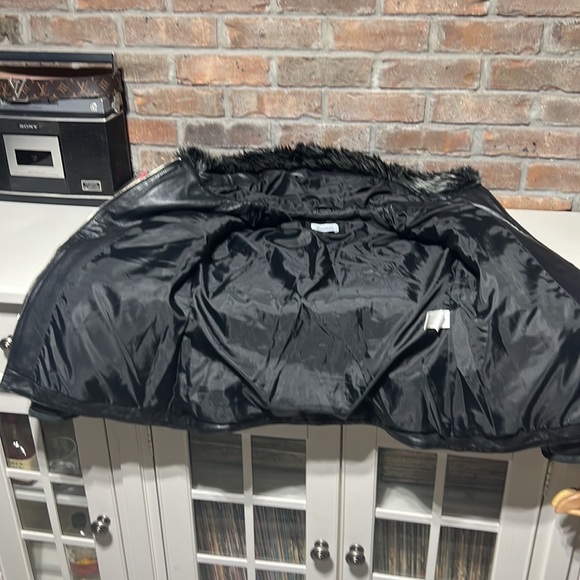 Fadcloset Leather Jacket with Fur Hoodie - Picture 15 of 16
